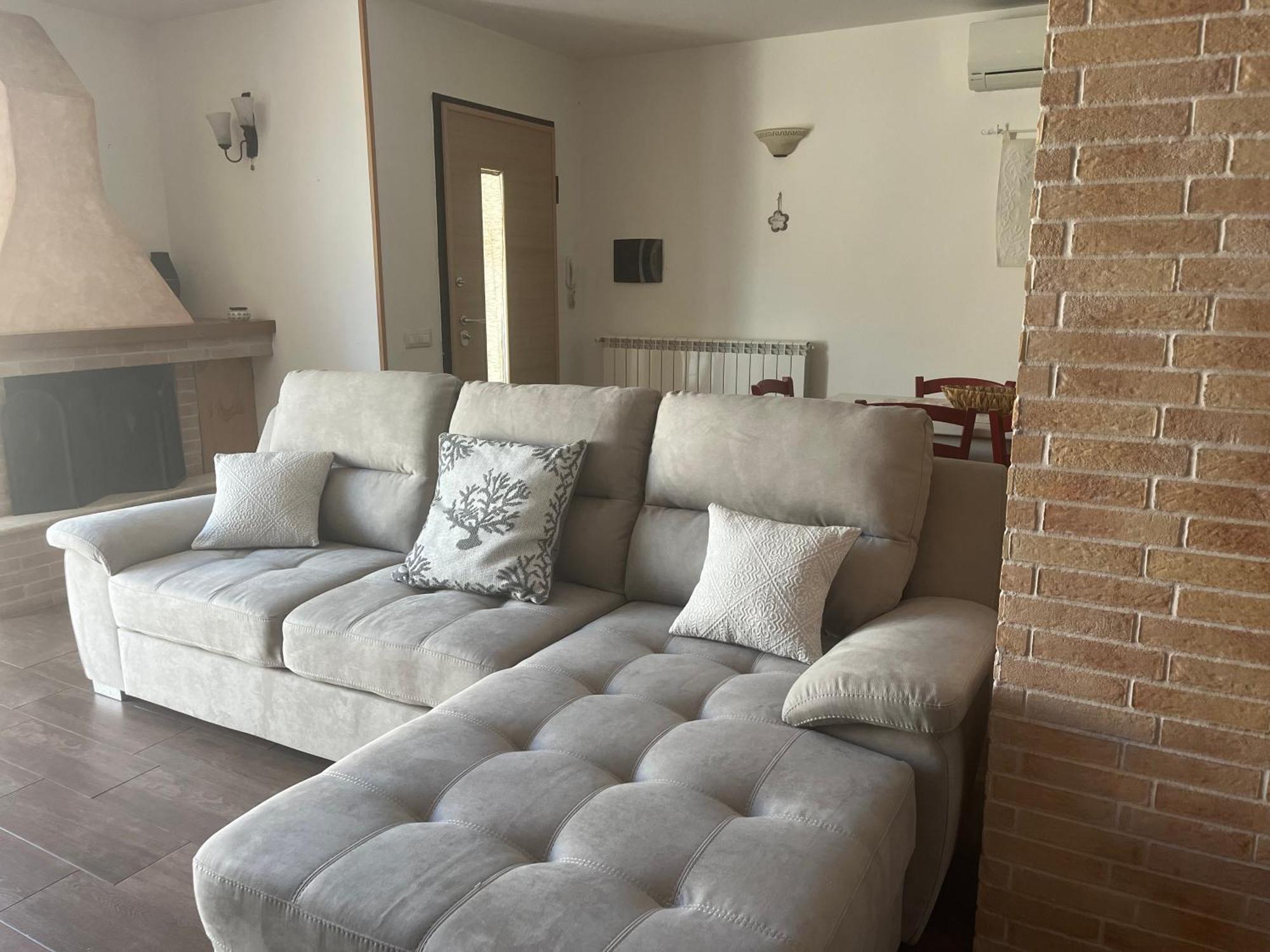 L'Essenziale Apartment Porto Torres Luaran gambar