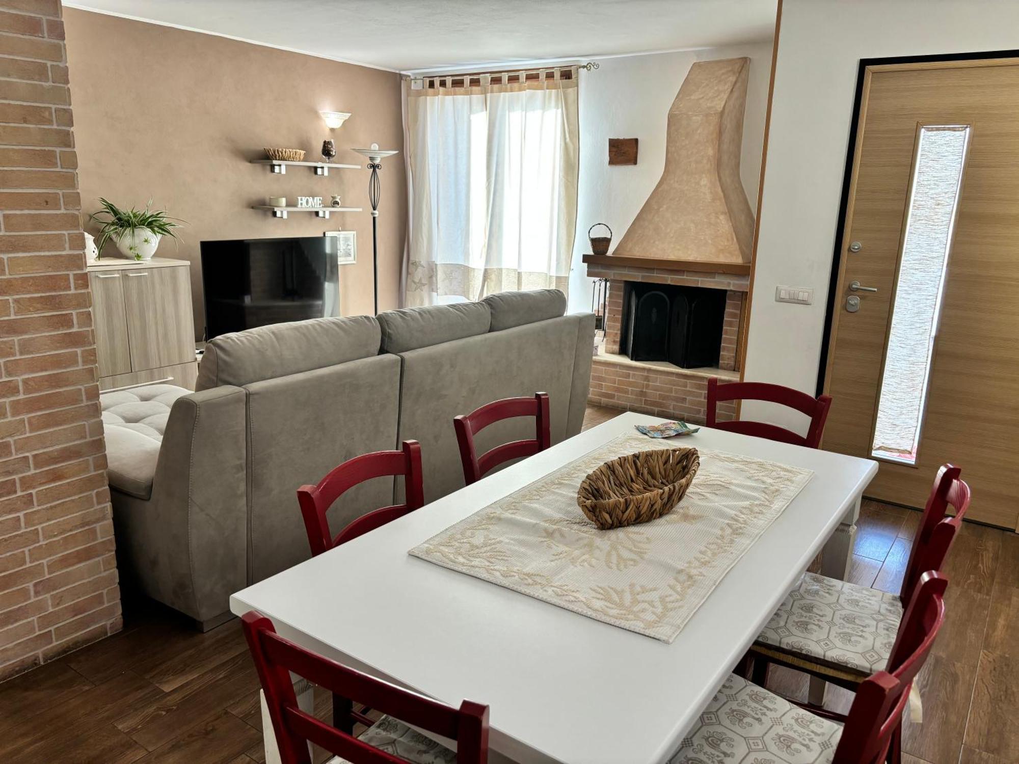 L'Essenziale Apartment Porto Torres Luaran gambar