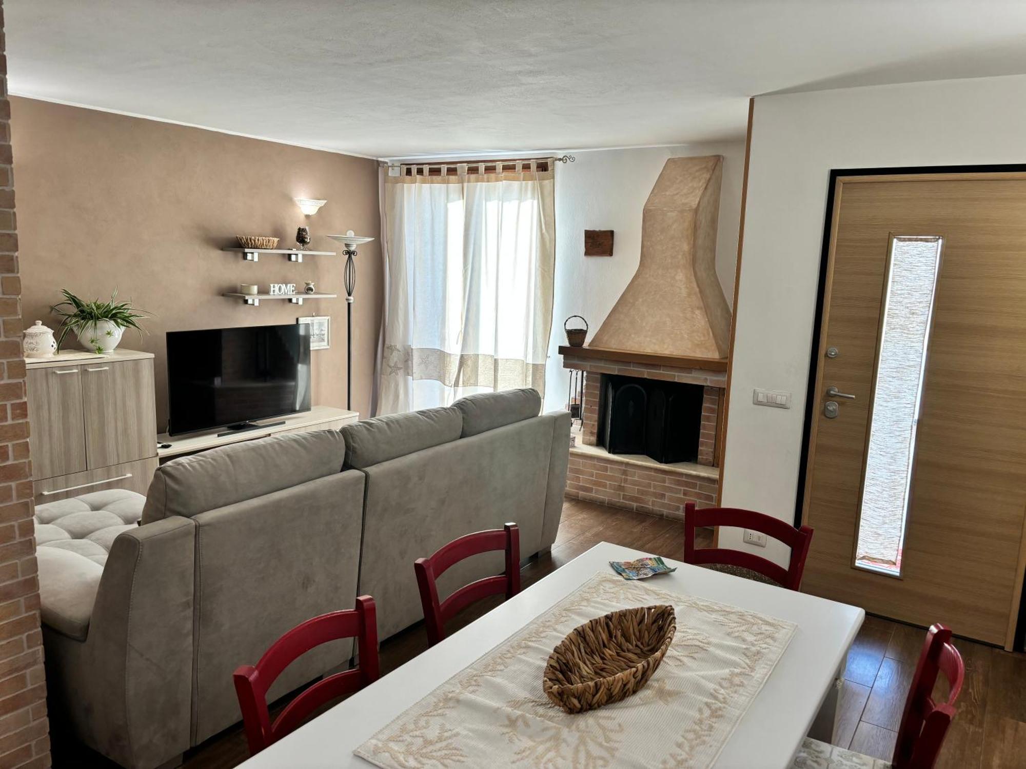 L'Essenziale Apartment Porto Torres Luaran gambar